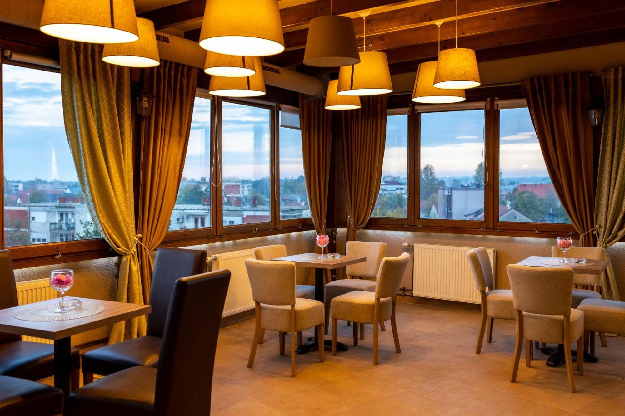 Art Hotel سلافونسكي برود المظهر الخارجي الصورة