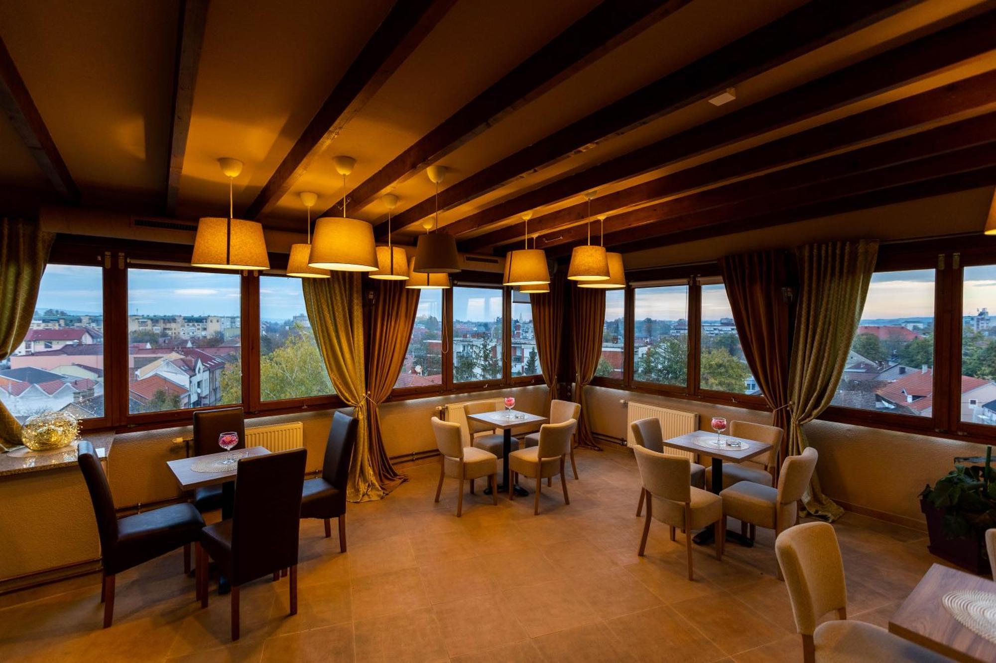 Art Hotel سلافونسكي برود المظهر الخارجي الصورة