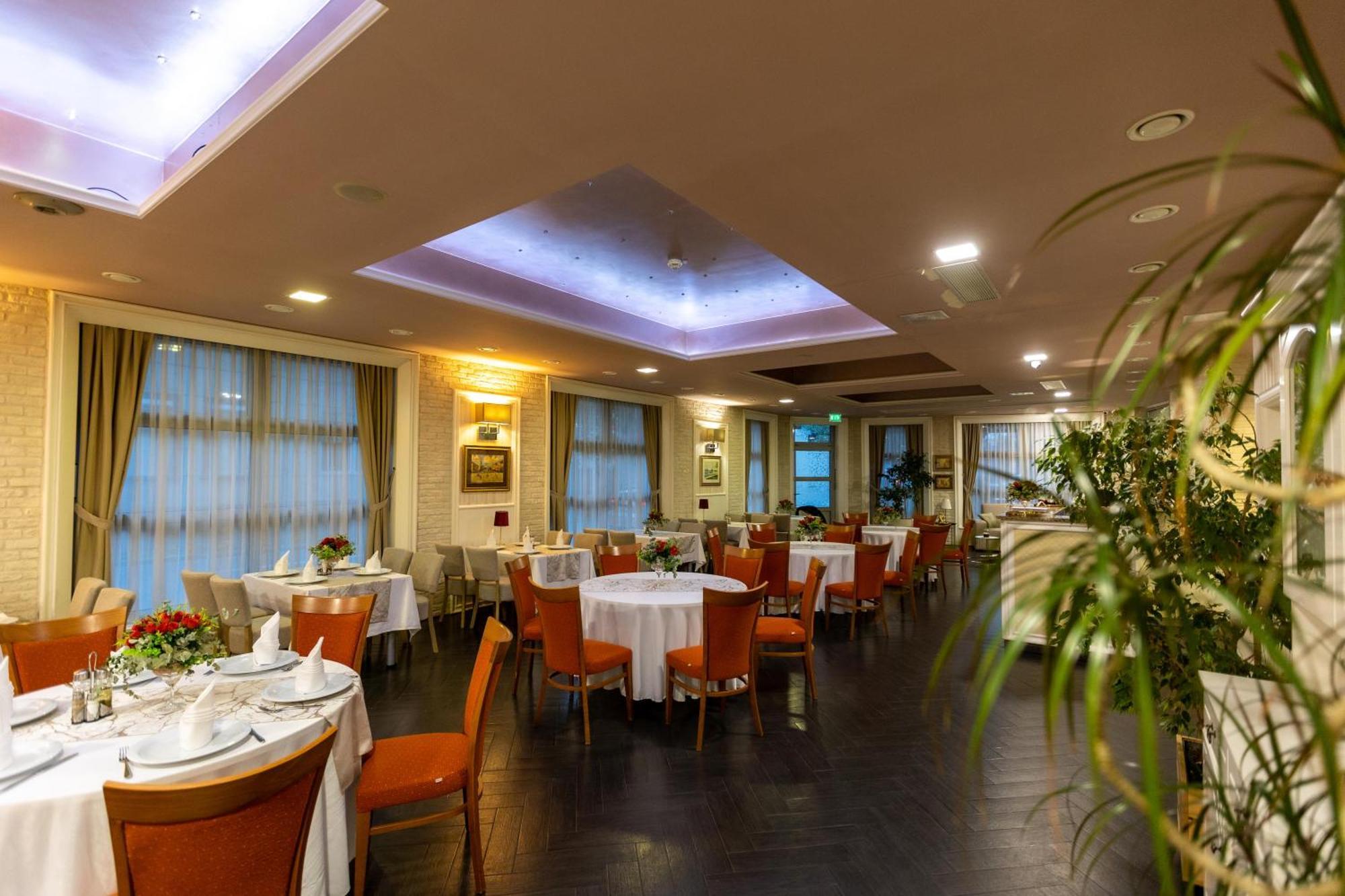 Art Hotel سلافونسكي برود المظهر الخارجي الصورة