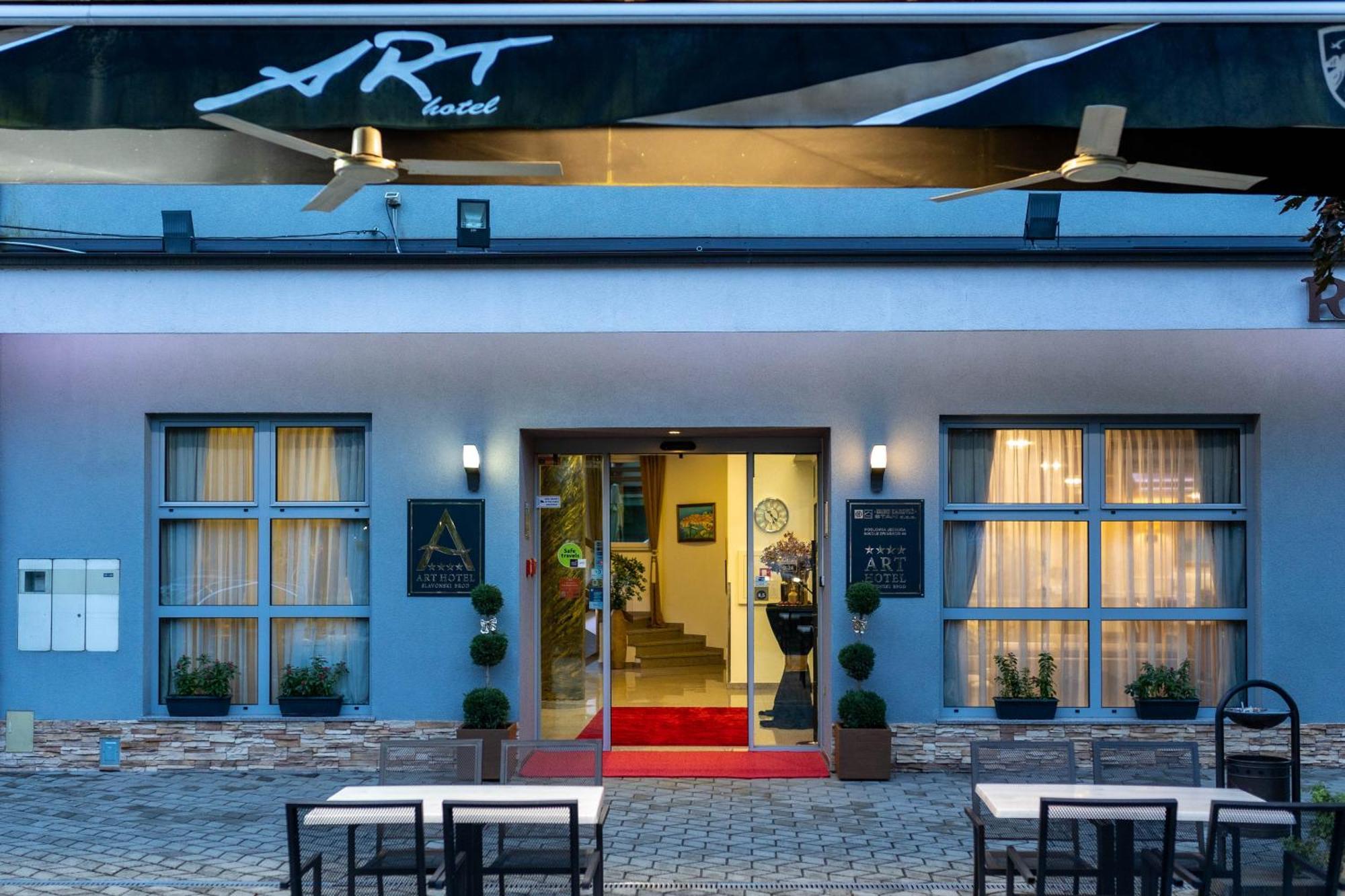 Art Hotel سلافونسكي برود المظهر الخارجي الصورة